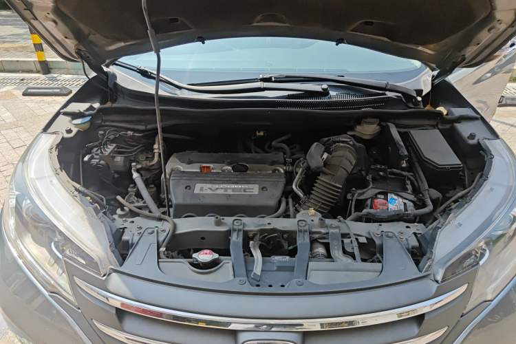 Used Honda CR-V 2013 2.4L four-wheel drive luxury version Engine Bay
