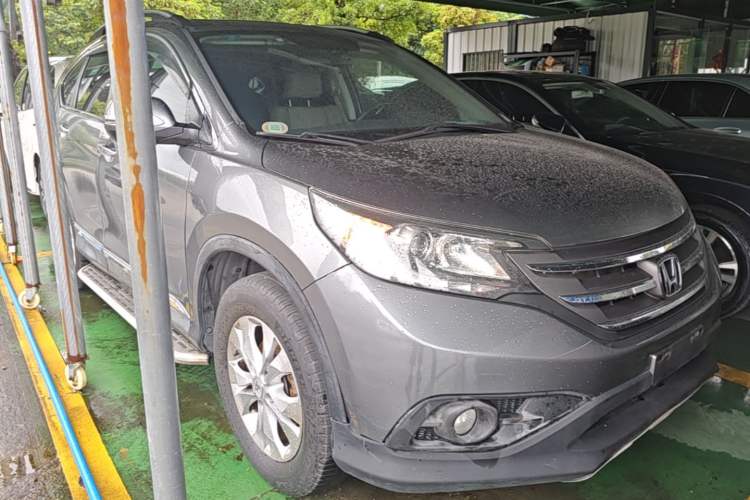 Used Honda CR-V 2013 2.4L two-wheel drive luxury version Front Right 45 Deg