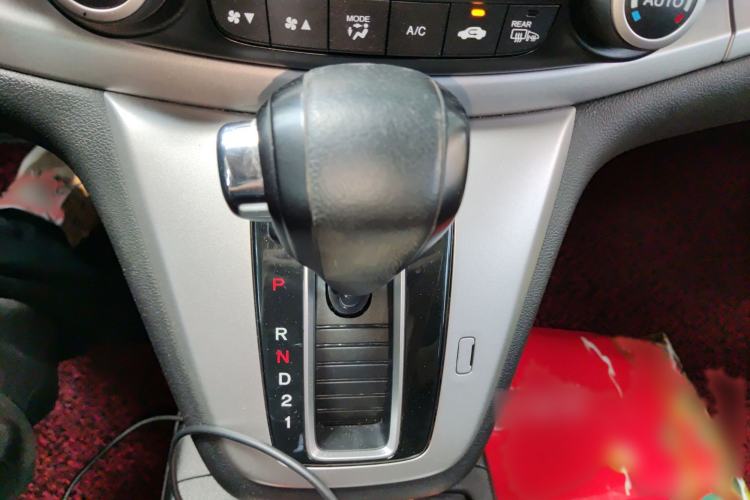 Used Honda CR-V 2013 2.4L four-wheel drive luxury version Gear Lever