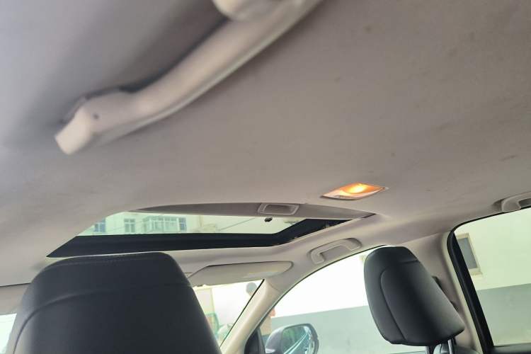 Used Honda CR-V 2013 2.4L four-wheel drive luxury version Headliner