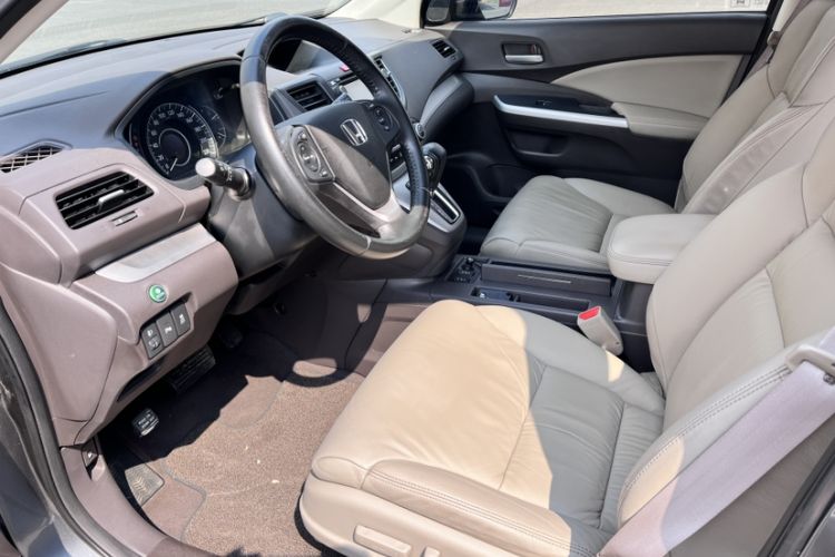 Used Honda CR-V 2013 2.4L four-wheel drive luxury version Interior 2