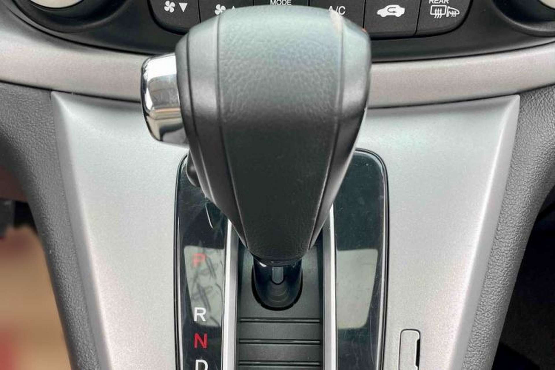 Used Honda CR-V 2013 2.4L two-wheel drive luxury version Interior 5