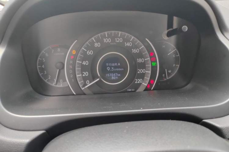 Used Honda CR-V 2013 2.4L four-wheel drive luxury version Odometer Close Up