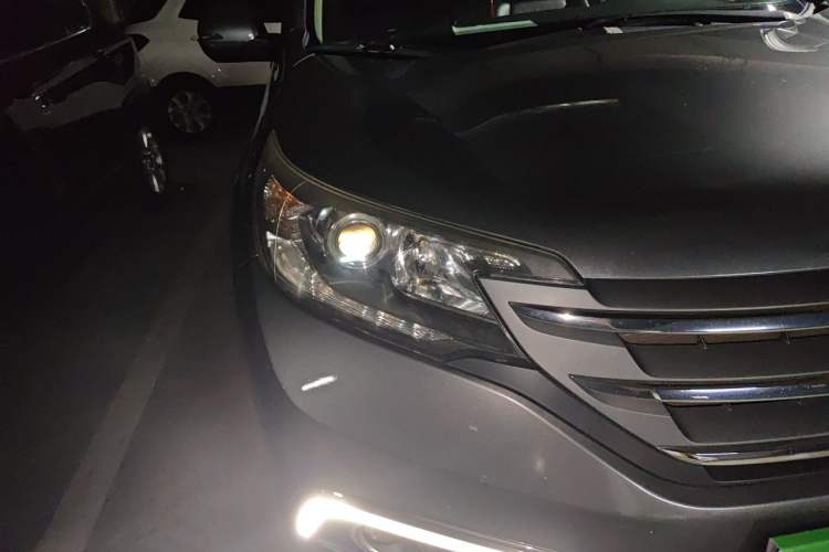 Used Honda CR-V 2013 2.4L two-wheel drive luxury version Right Front Headlight