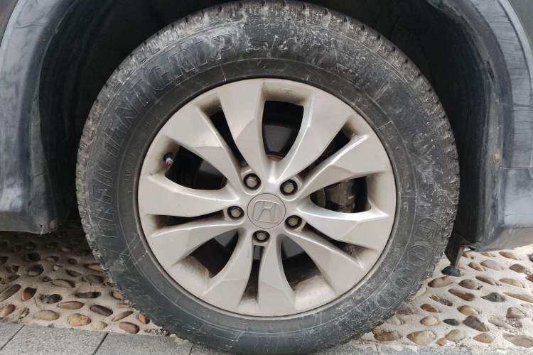 Used Honda CR-V 2013 2.4L four-wheel drive luxury version Right Front Wheel Hub