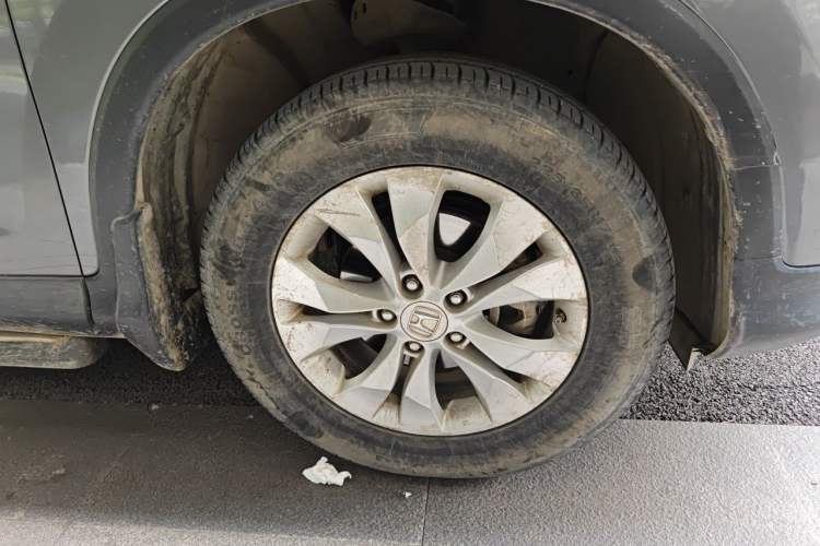 Used Honda CR-V 2013 2.4L two-wheel drive luxury version Right Front Wheel Hub