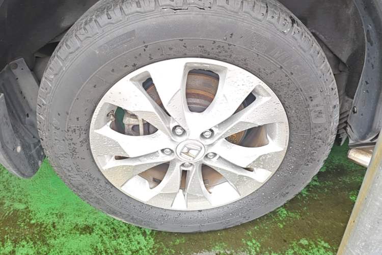 Used Honda CR-V 2013 2.4L two-wheel drive luxury version Right Rear Wheel Hub