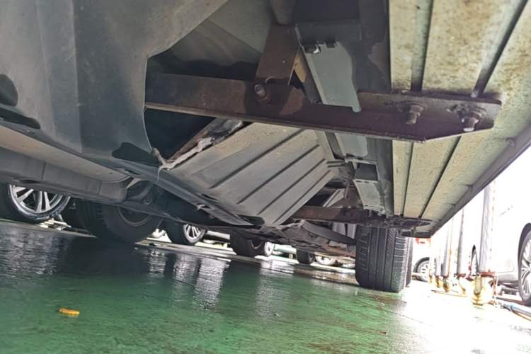 Used Honda CR-V 2013 2.4L two-wheel drive luxury version Right Side Sill