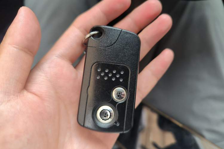 Used Honda CR-V 2013 2.4L four-wheel drive luxury version Vehicle Key