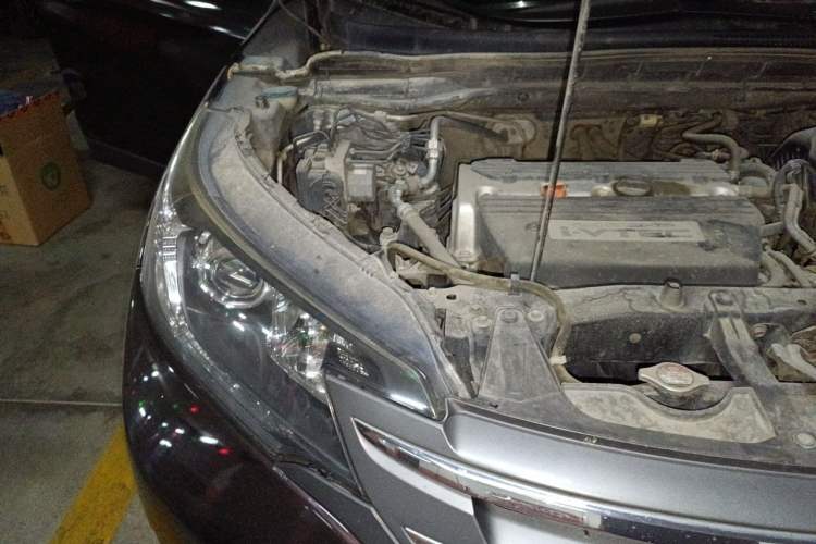 Used Honda CR-V 2013 2.4L four-wheel drive luxury version Engine Bay Right