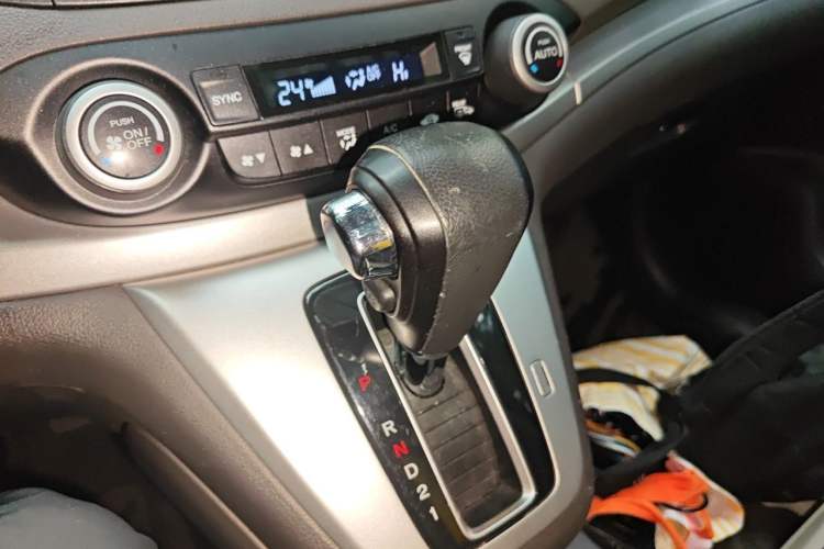 Used Honda CR-V 2013 2.4L two-wheel drive luxury version Gear Lever
