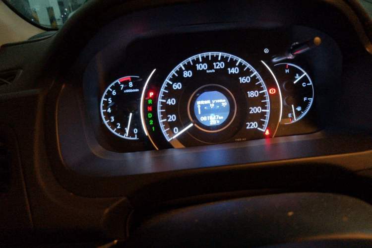 Used Honda CR-V 2013 2.4L two-wheel drive luxury version Odometer Close Up