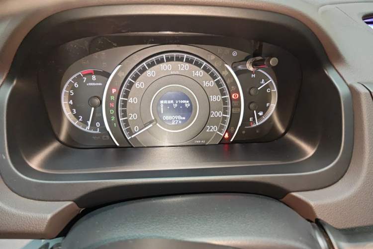 Used Honda CR-V 2013 2.4L two-wheel drive luxury version Odometer Close Up