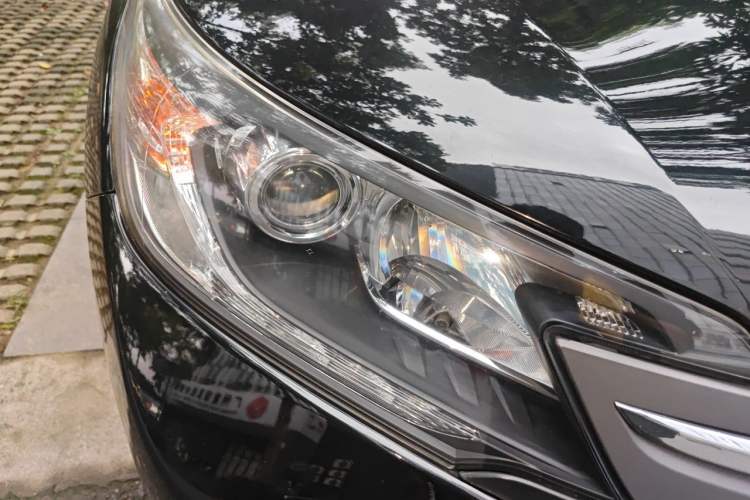 Used Honda CR-V 2013 2.4L two-wheel drive luxury version Right Front Headlight
