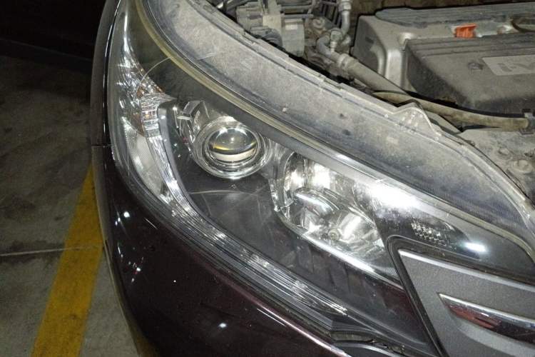 Used Honda CR-V 2013 2.4L four-wheel drive luxury version Right Front Headlight