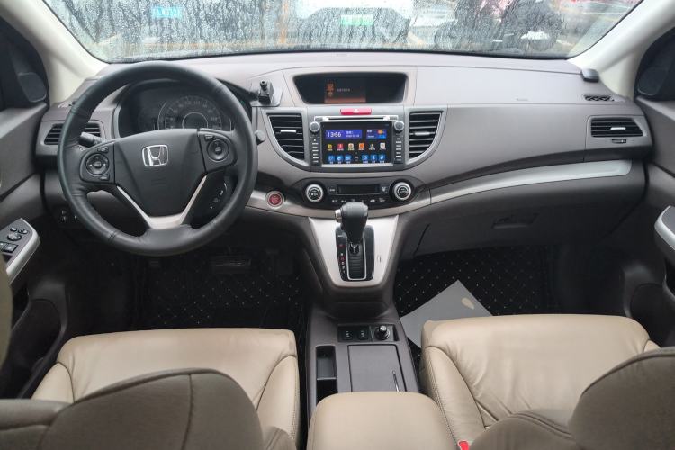 Used Honda CR-V 2013 2.4L four-wheel drive luxury version Center Console