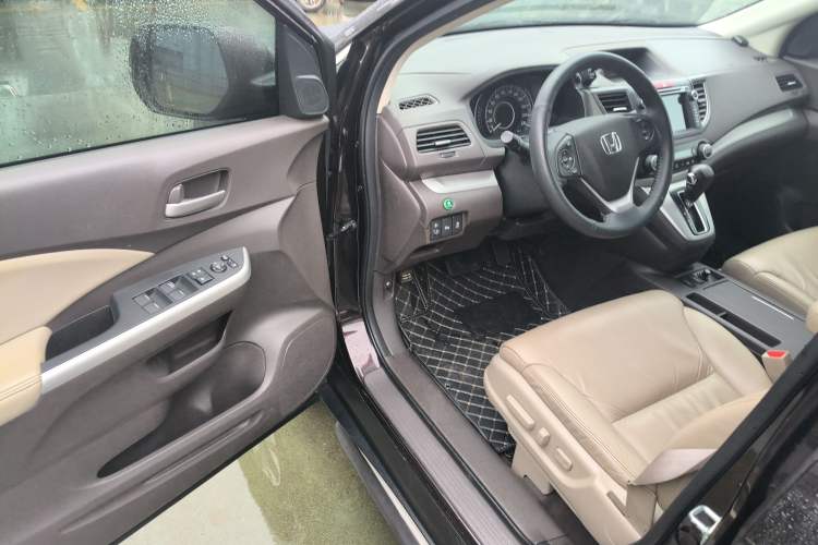 Used Honda CR-V 2013 2.4L four-wheel drive luxury version Driver Seat