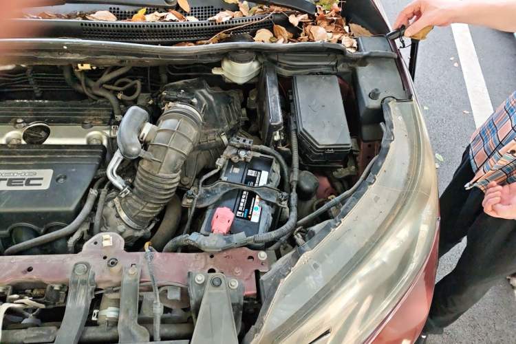 Used Honda CR-V 2013 2.4L two-wheel drive luxury version Engine Bay Left