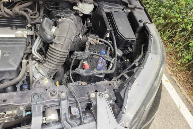 Used Honda CR-V 2013 2.4L four-wheel drive luxury version Engine Bay Left