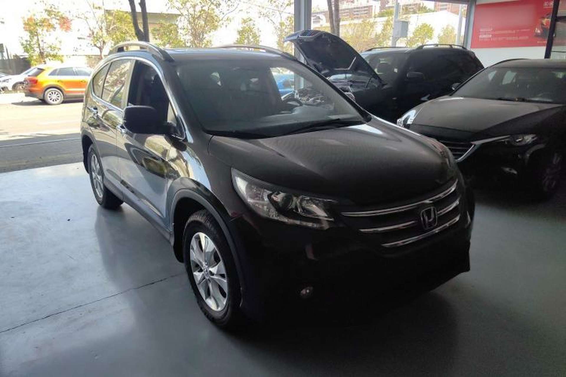 Used Honda CR-V 2013 2.4L two-wheel drive luxury version Front Right 45 Deg