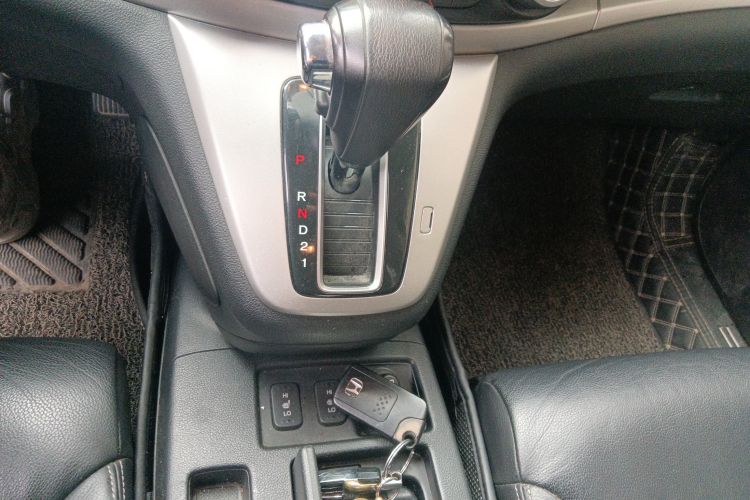 Used Honda CR-V 2013 2.4L four-wheel drive luxury version Gear Lever