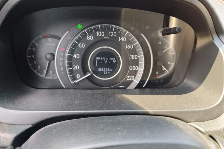 Used Honda CR-V 2013 2.4L four-wheel drive luxury version Odometer Close Up