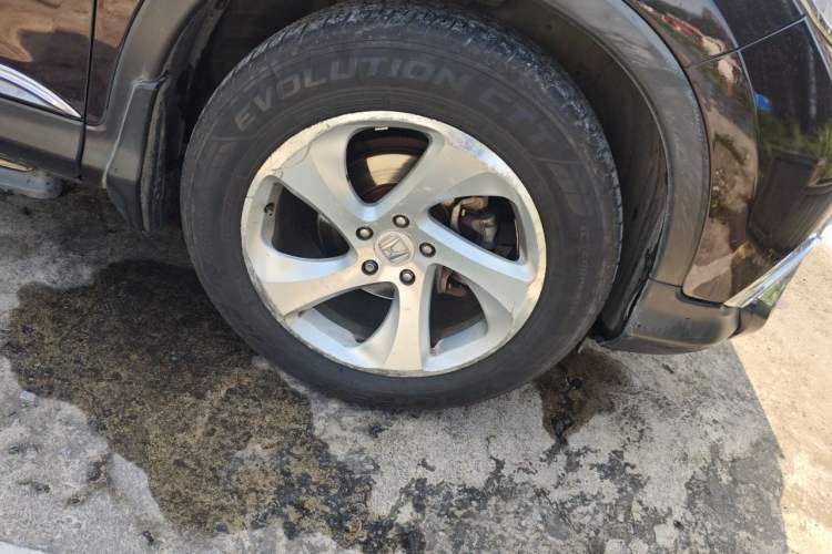 Used Honda CR-V 2013 2.4L four-wheel drive luxury version Right Front Wheel Hub