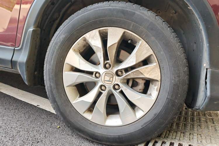 Used Honda CR-V 2013 2.4L two-wheel drive luxury version Right Front Wheel Hub