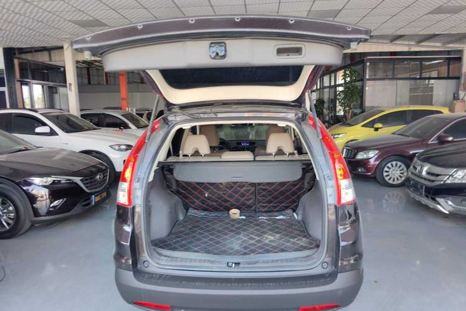 Used Honda CR-V 2013 2.4L two-wheel drive luxury version Trunk