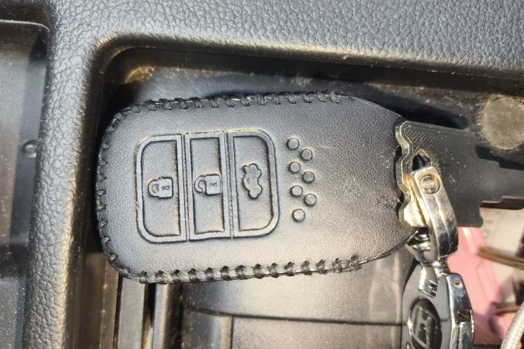 Used Honda CR-V 2013 2.4L four-wheel drive luxury version Vehicle Key