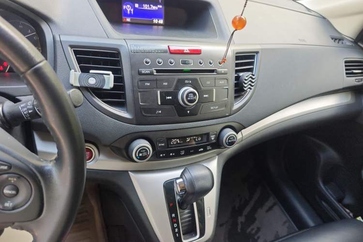 Used Honda CR-V 2013 2.4L four-wheel drive luxury version Audio And AC Panel