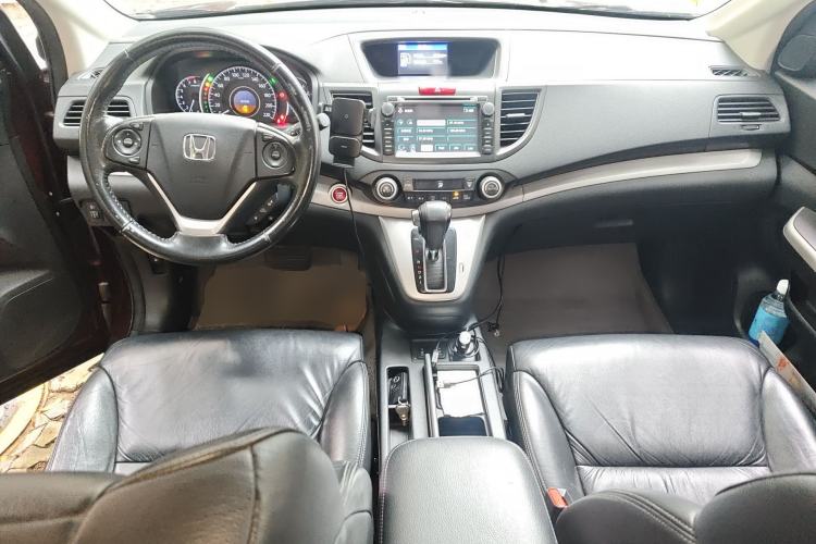 Used Honda CR-V 2013 2.4L two-wheel drive luxury version Center Console
