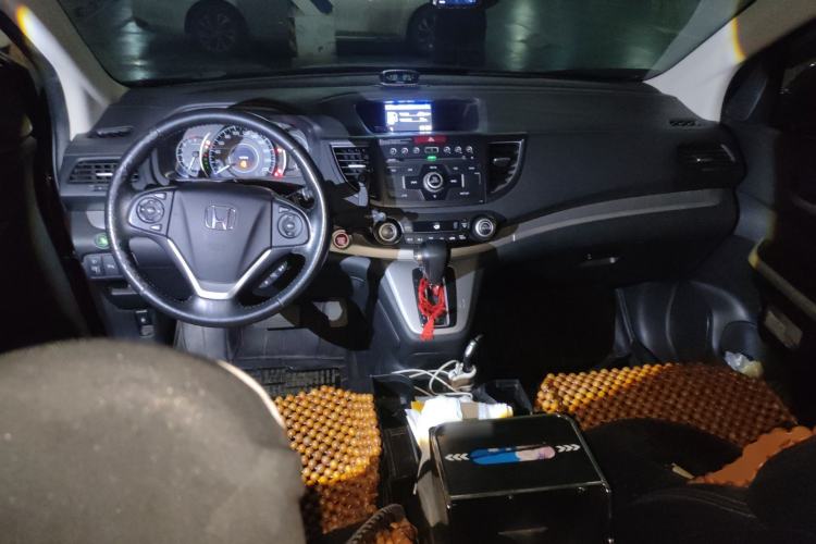 Used Honda CR-V 2013 2.4L two-wheel drive luxury version Center Console