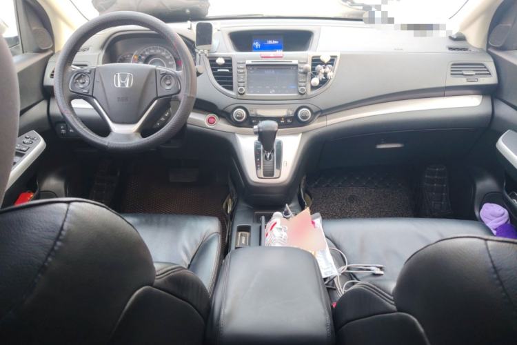 Used Honda CR-V 2013 2.4L two-wheel drive luxury version Center Console
