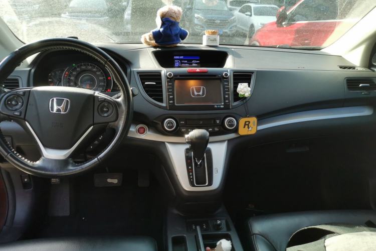 Used Honda CR-V 2013 2.4L two-wheel drive luxury version Center Console