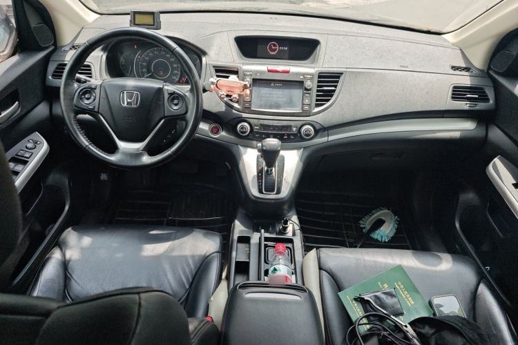 Used Honda CR-V 2013 2.4L four-wheel drive luxury version Center Console