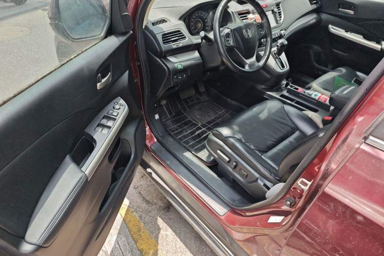 Used Honda CR-V 2013 2.4L four-wheel drive luxury version Driver Seat