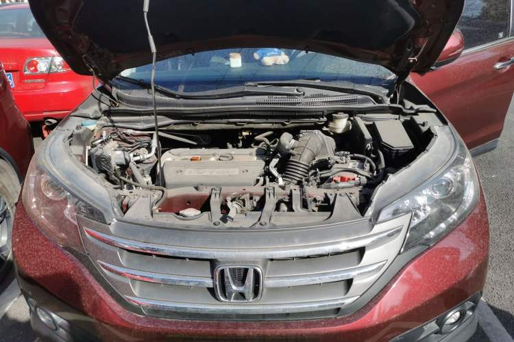 Used Honda CR-V 2013 2.4L two-wheel drive luxury version Engine Bay