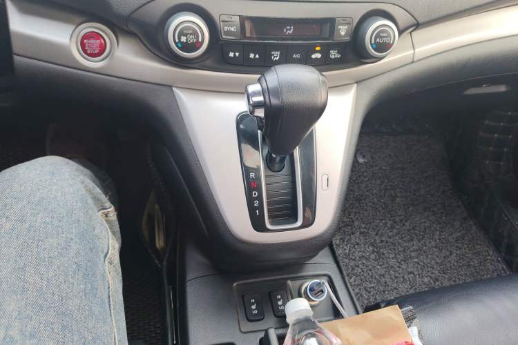 Used Honda CR-V 2013 2.4L two-wheel drive luxury version Gear Lever