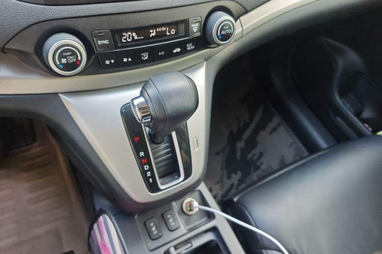 Used Honda CR-V 2013 2.4L four-wheel drive luxury version Gear Lever
