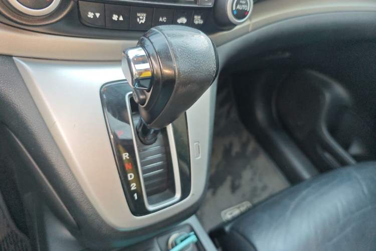 Used Honda CR-V 2013 2.4L four-wheel drive luxury version Gear Lever