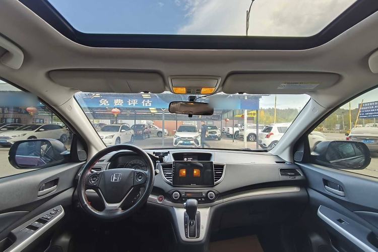 Used Honda CR-V 2013 2.4L two-wheel drive luxury version Interior 3