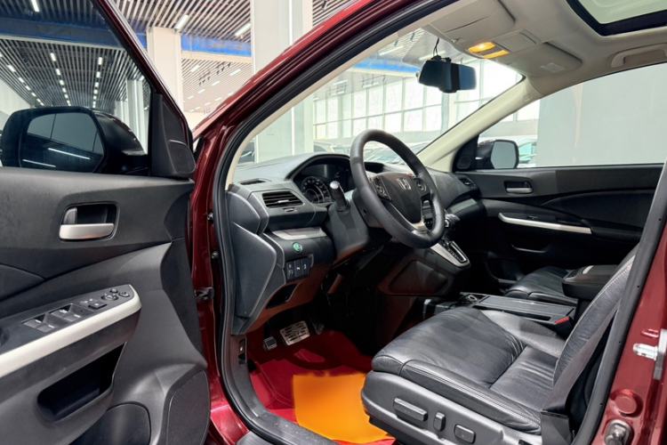 Used Honda CR-V 2013 2.4L four-wheel drive luxury version Interior 3