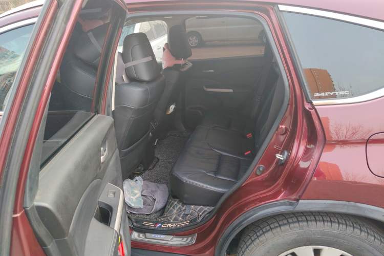 Used Honda CR-V 2013 2.4L two-wheel drive luxury version Left Rear Seat