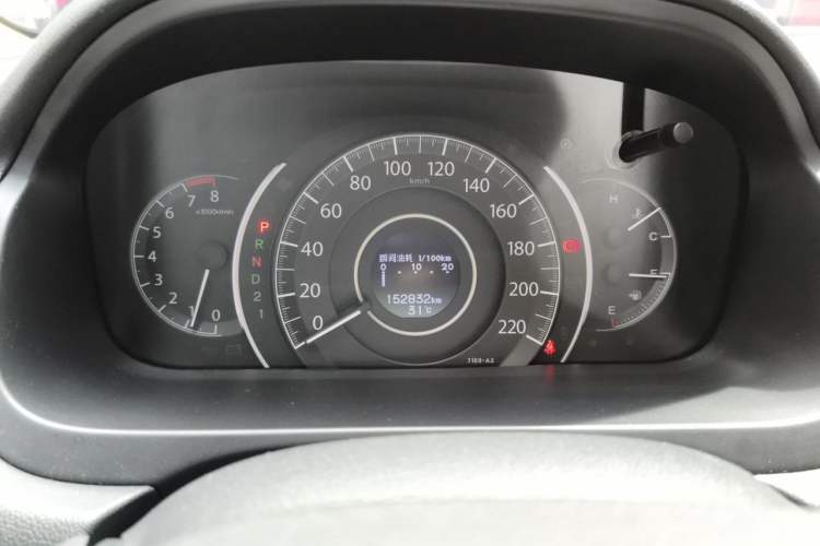 Used Honda CR-V 2013 2.4L two-wheel drive luxury version Odometer Close Up