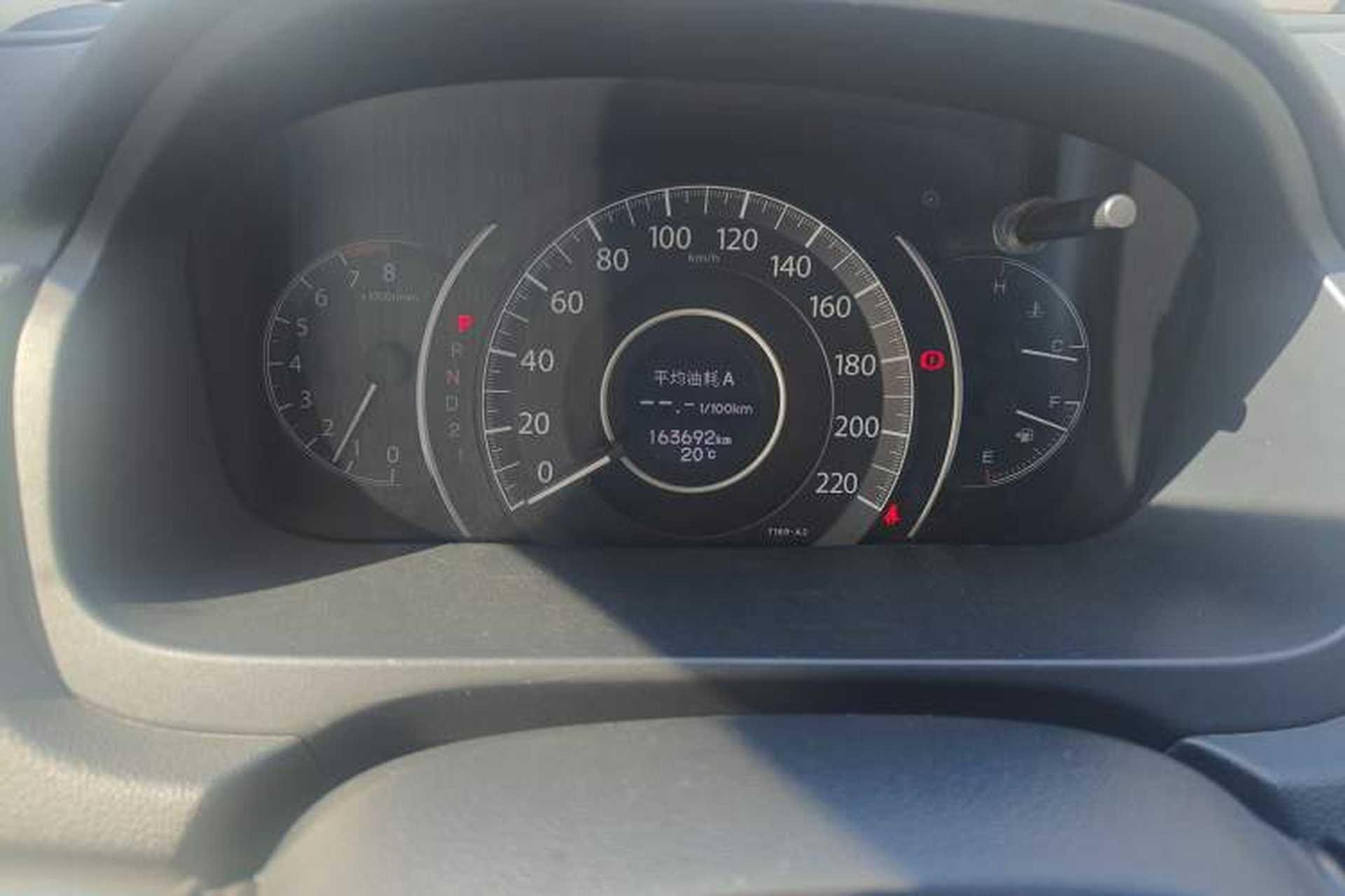 Used Honda CR-V 2013 2.4L two-wheel drive luxury version Odometer Close Up