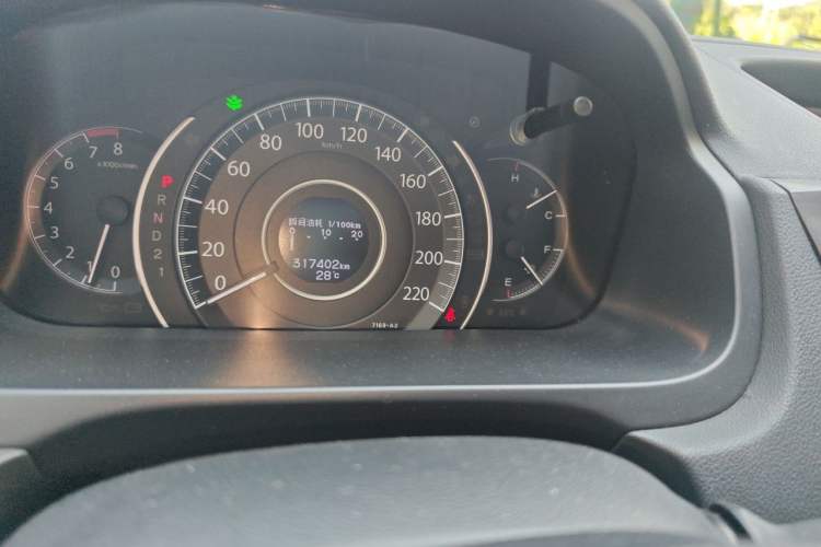 Used Honda CR-V 2013 2.4L four-wheel drive luxury version Odometer Close Up