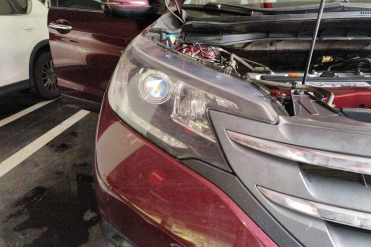 Used Honda CR-V 2013 2.4L four-wheel drive luxury version Right Front Headlight