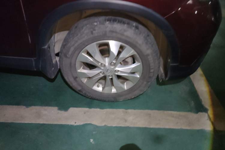 Used Honda CR-V 2013 2.4L two-wheel drive luxury version Right Front Wheel Hub