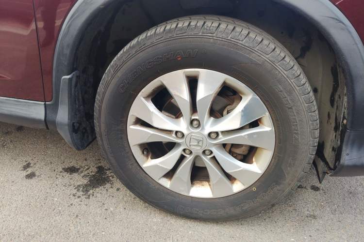 Used Honda CR-V 2013 2.4L two-wheel drive luxury version Right Front Wheel Hub